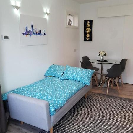 Апартаменты Star London Brent Street Cosy 1-Bed Hideaway Хендон Экстерьер фото